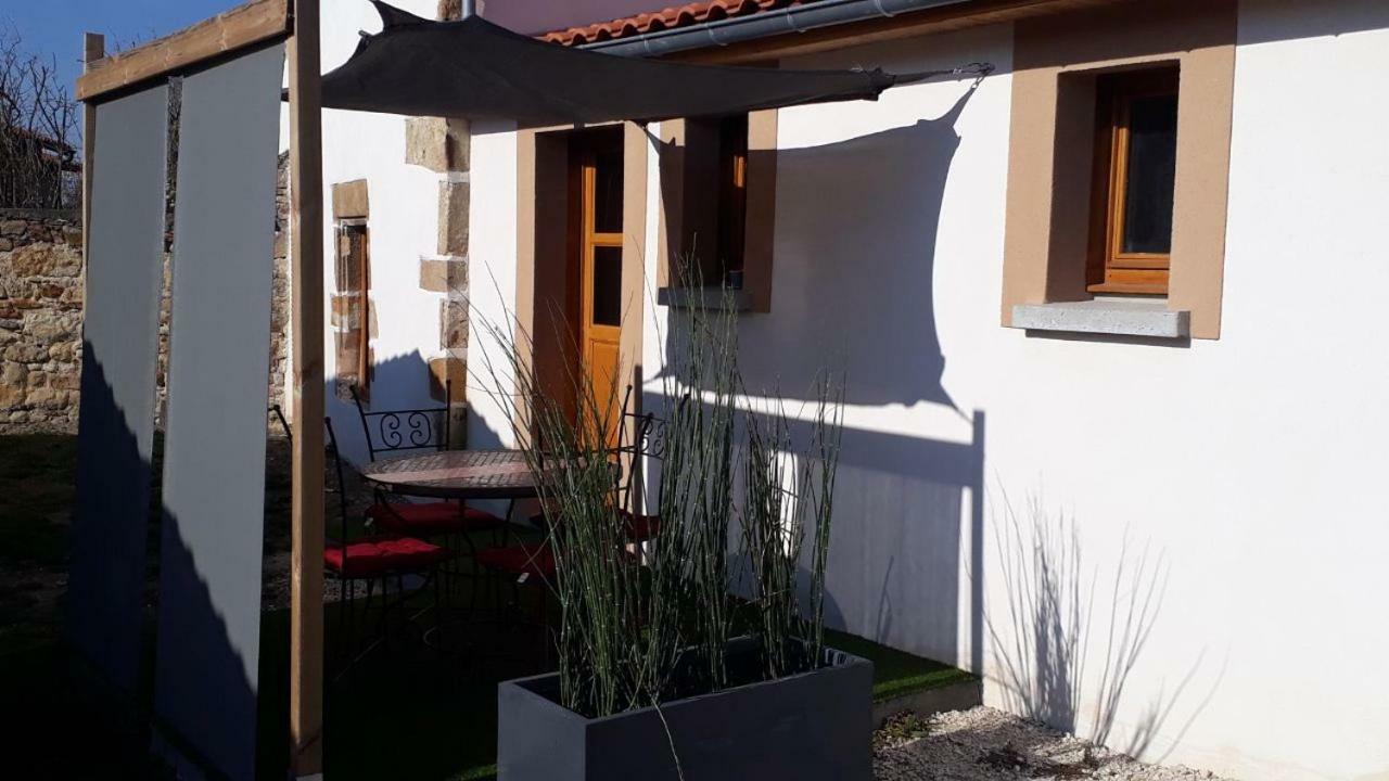 Pigeonnier Hotel Vic-le-Comte ภายนอก รูปภาพ
